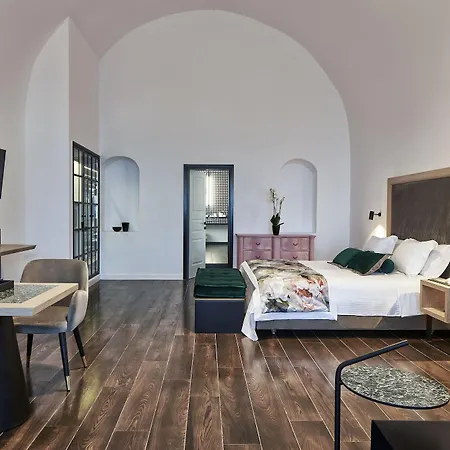 Katikies Garden ثيرا