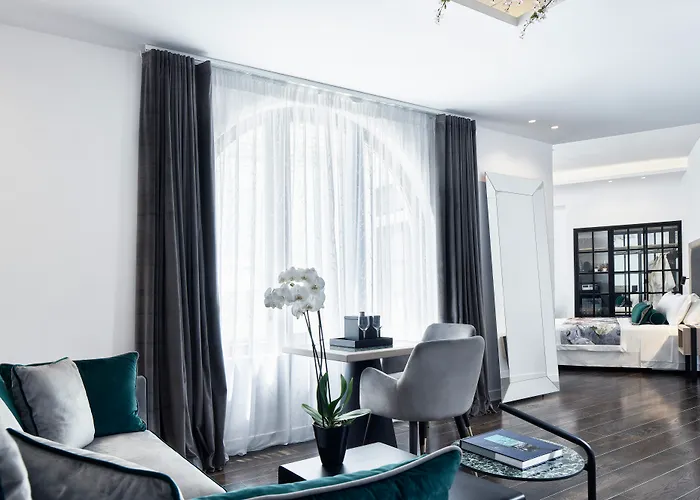 Katikies Garden Fira (Santorini)